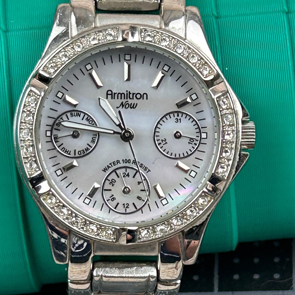 Armitron Now Womens Watch Silver Tone Mother of Pearl‎ Crystal Bezel 75/3639SV